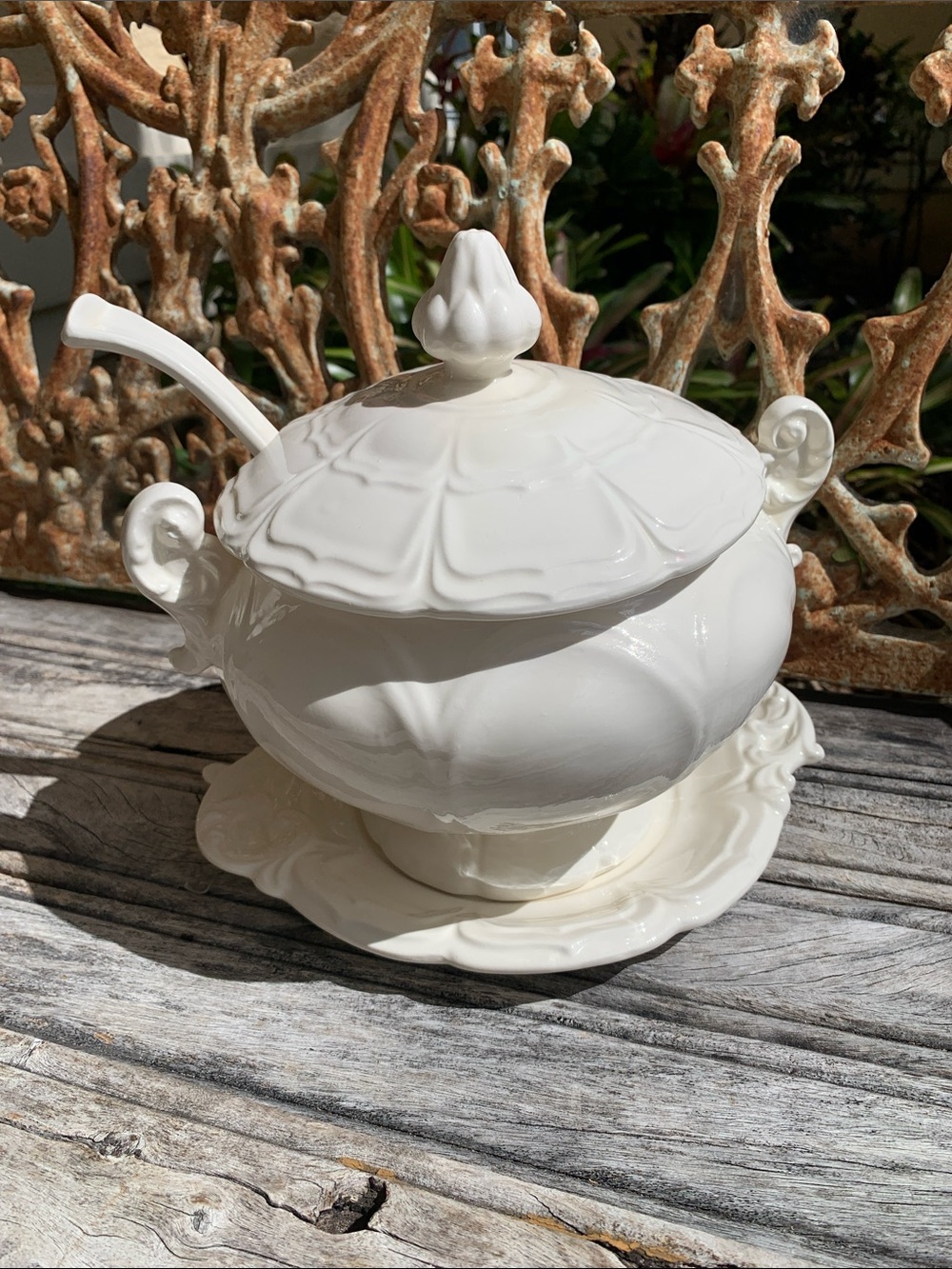 Vintage White Porcelain Covered Tureen with Ladle and Underplate - Picture 4 of 16